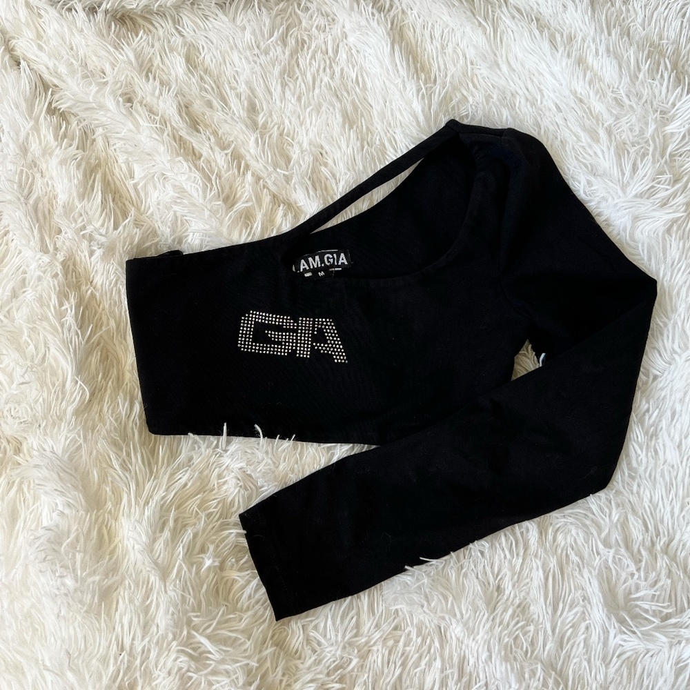 I.AM.GIA top